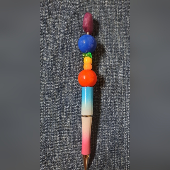 Art by RAK Other - Beaded pen Rainbow #1